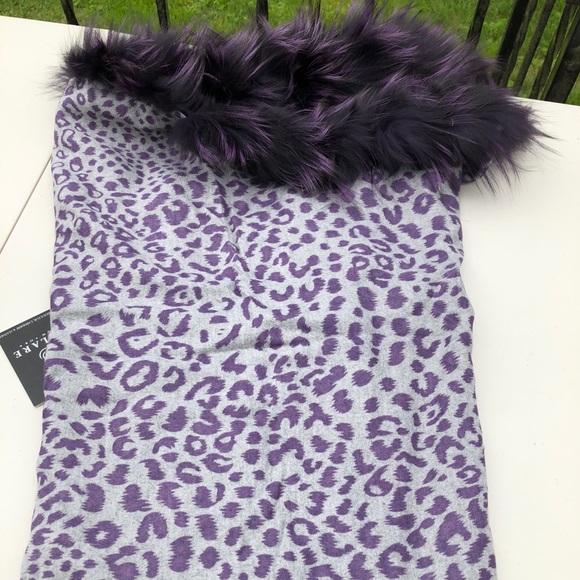 VOLARE NEW YORK CASHMERE FOX FUR WRAP SHAWL NEW - Picture 9 of 16